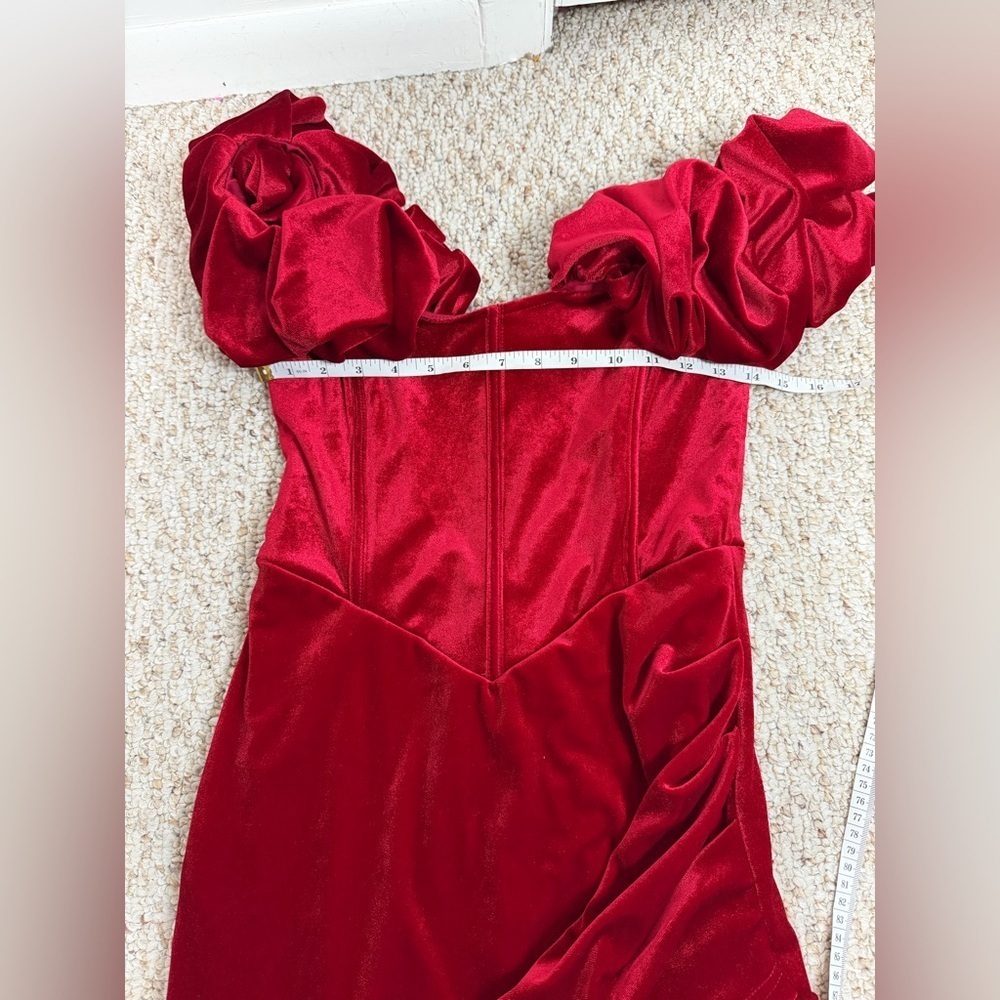 Luxxel Red Velvet Off-Shoulder Mini Dress size M new without tag - Picture 6 of 7